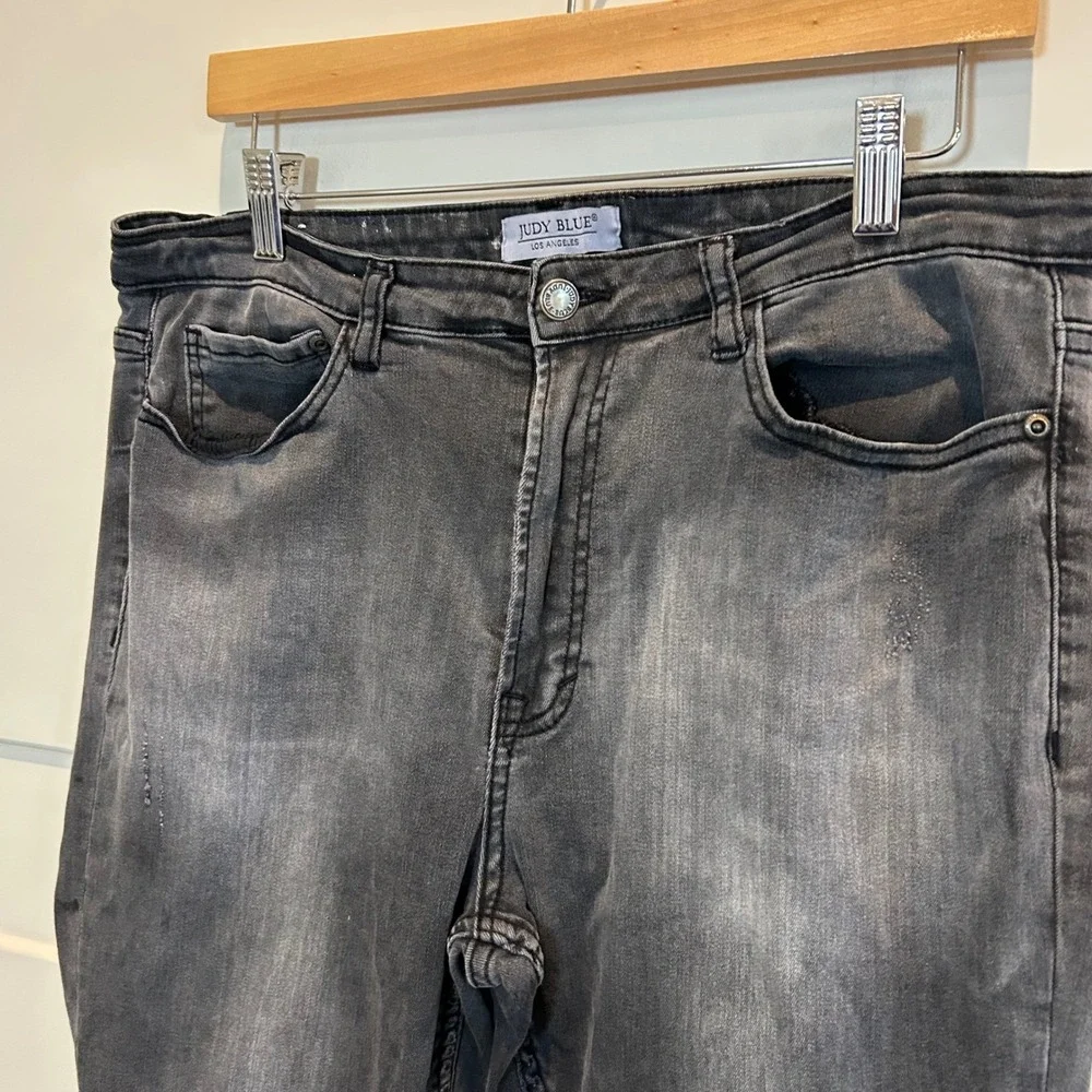 Judy Blue 1XL Black Wash Distressed High Rise Cropped Raw‎ Hem Jeans 33
